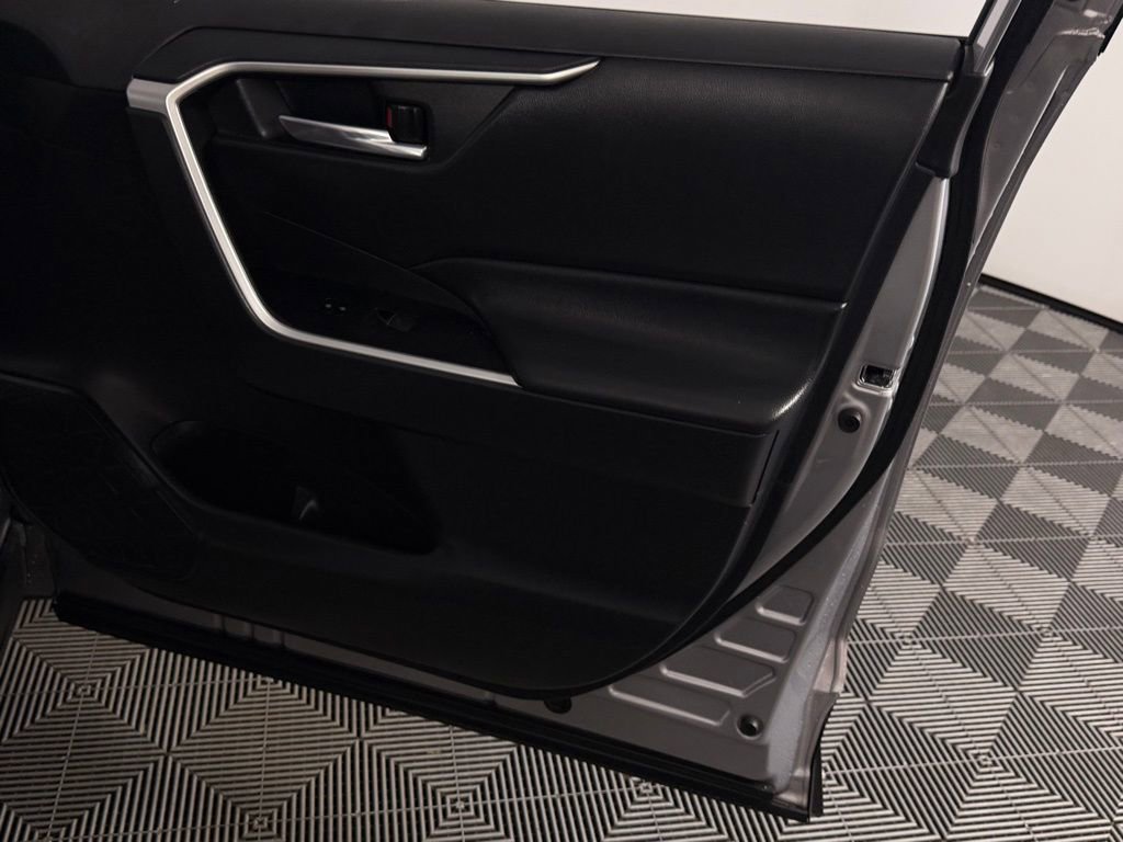 Used 2024 Toyota RAV4 XLE image 32