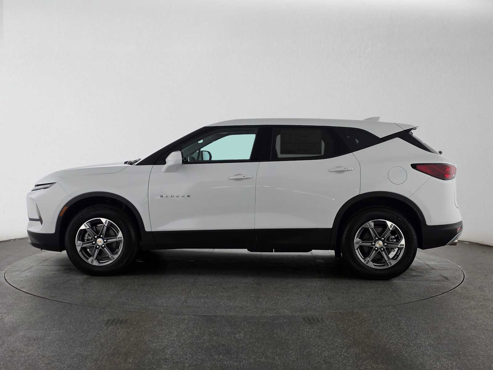 New 2026 Chevrolet Blazer LT w/ LPO, Floor Liner Package FWD image 6