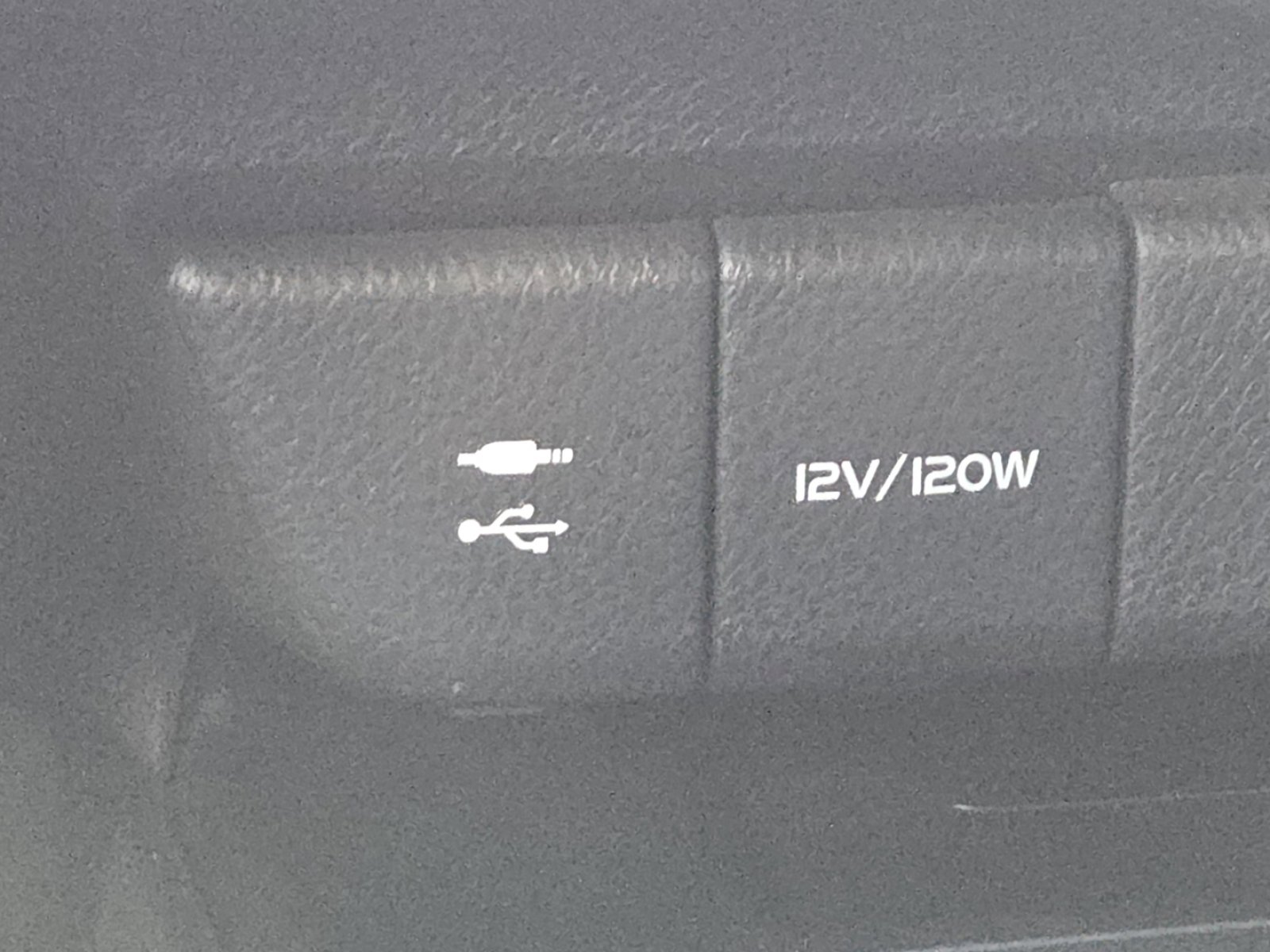 Used 2018 Toyota Camry XSE image 32