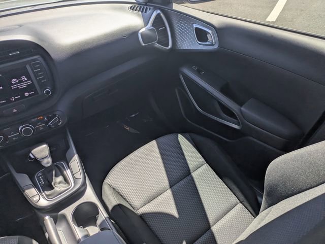 Used 2023 Kia Soul LX image 15