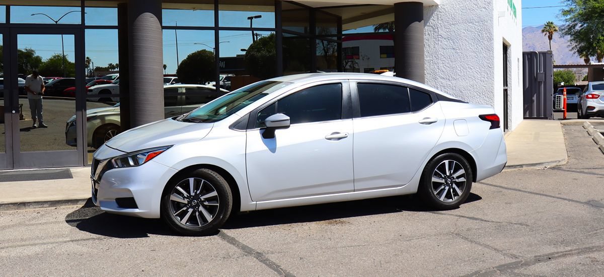 Used 2021 Nissan Versa SV FWD image 4