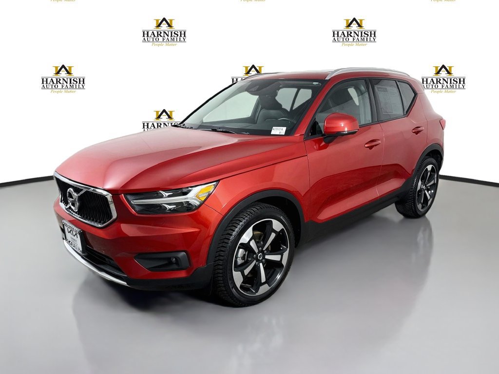 Used 2021 Volvo XC40 T5 Momentum w/ Premium Package AWD/4WD image 3