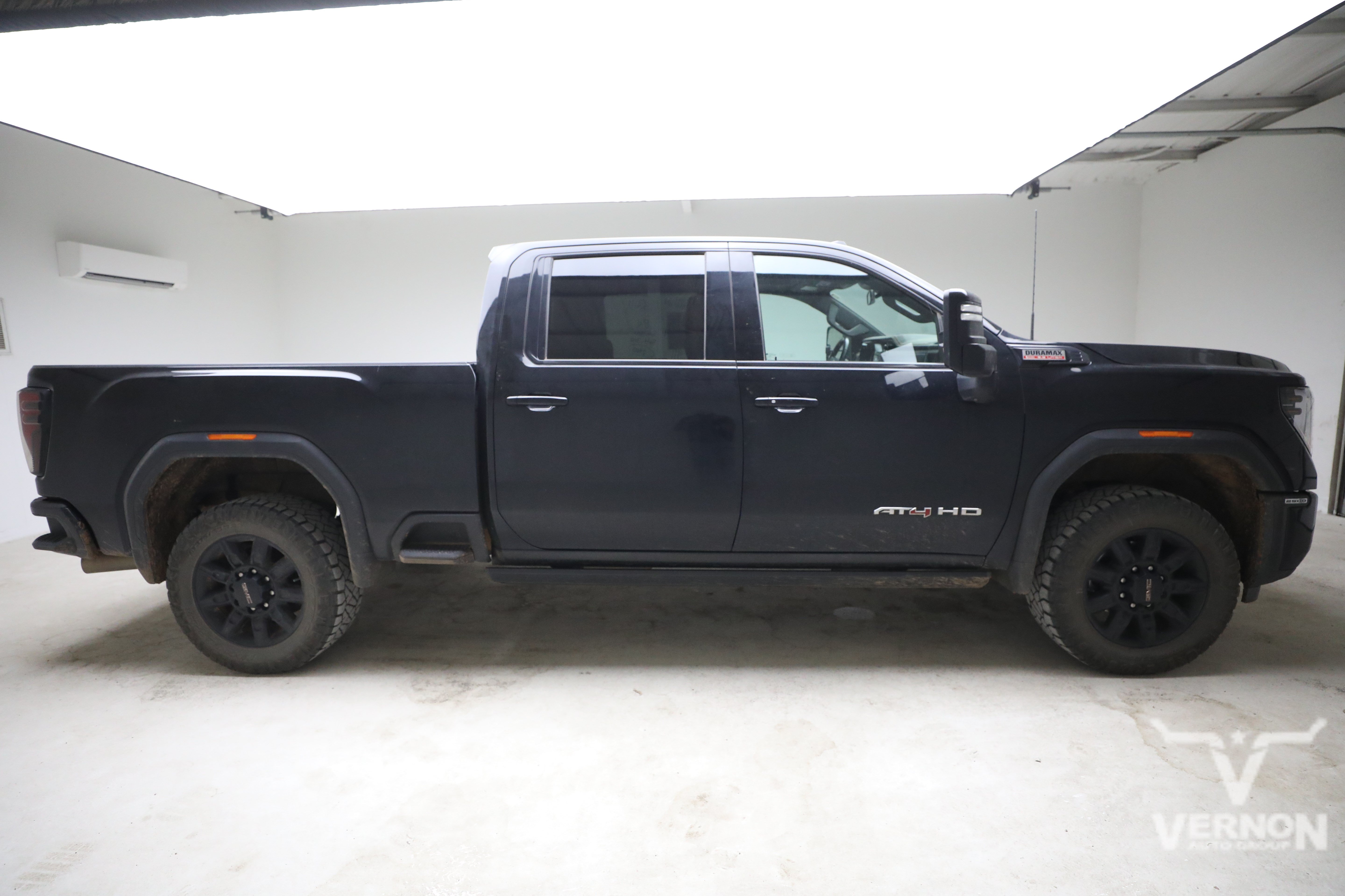 Used 2024 GMC Sierra 2500 AT4 w/ AT4 Preferred Package AWD/4WD image 5