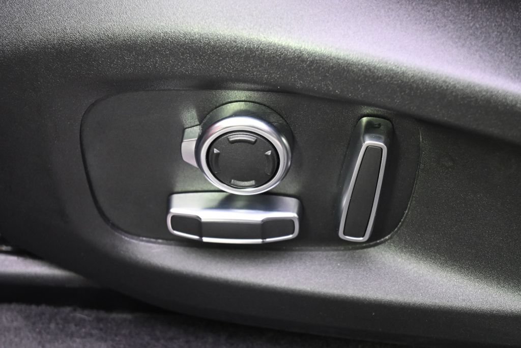 Used 2022 Jaguar F-PACE SVR AWD/4WD image 14