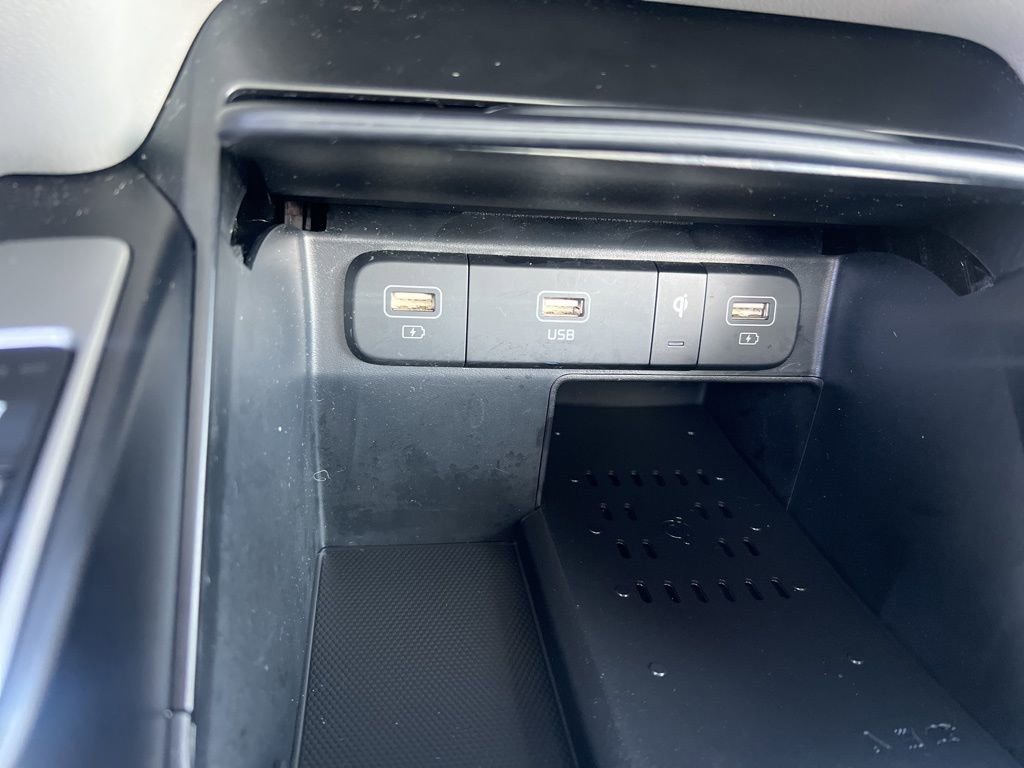 Certified 2023 Kia Sorento EX w/ Panoramic Sunroof Package image 56