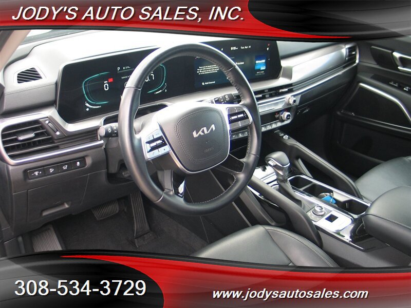 Used 2025 Kia Telluride S AWD/4WD image 2