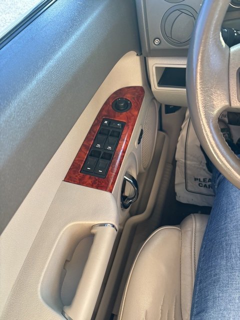 Used 2006 Jeep Commander Limited image 4