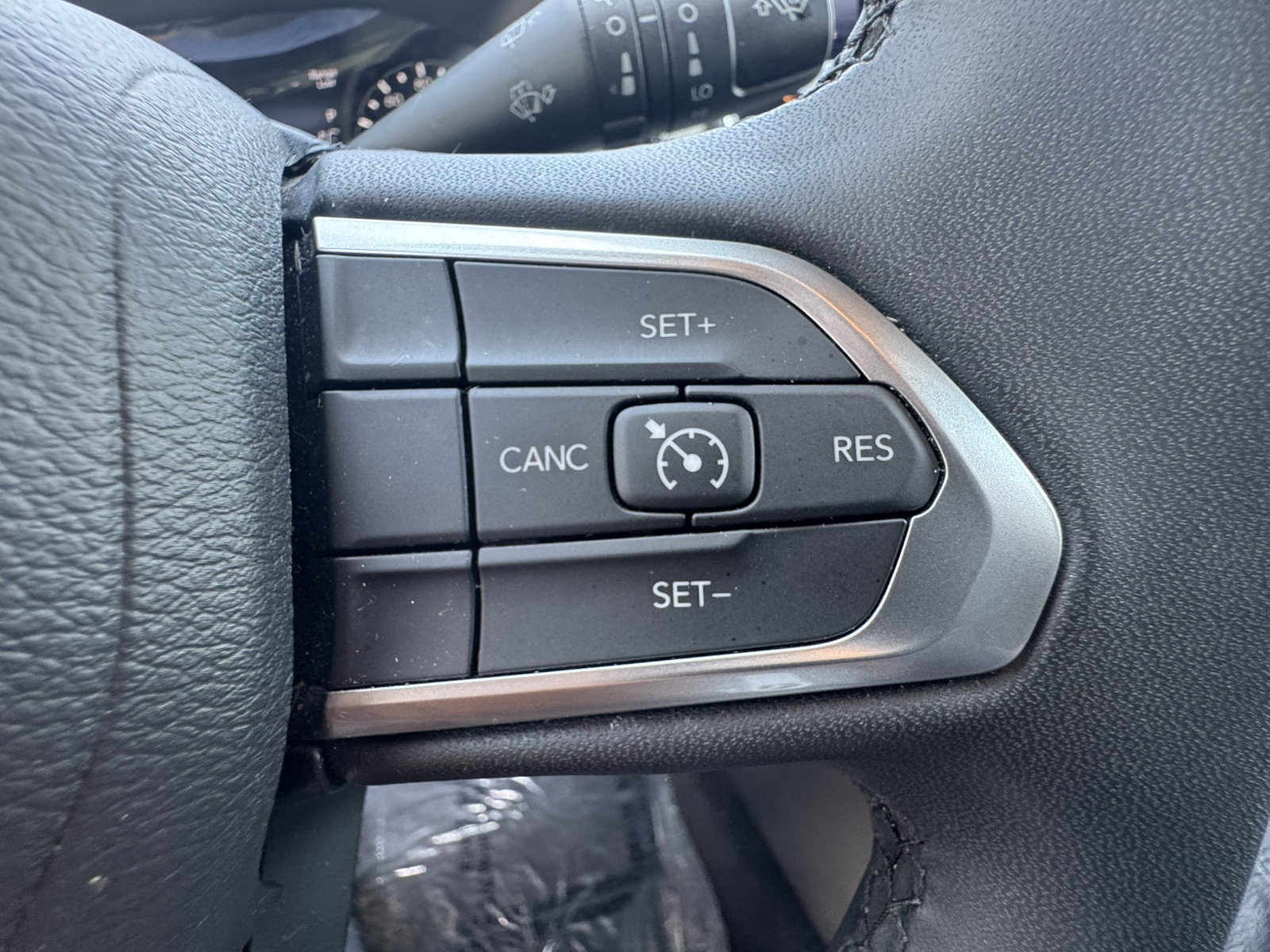 Used 2024 Jeep Compass Latitude AWD/4WD image 31