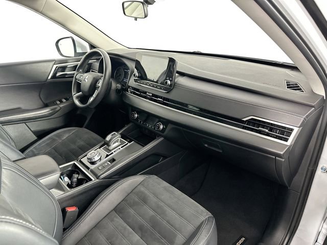 Used 2022 Mitsubishi Outlander SE image 28