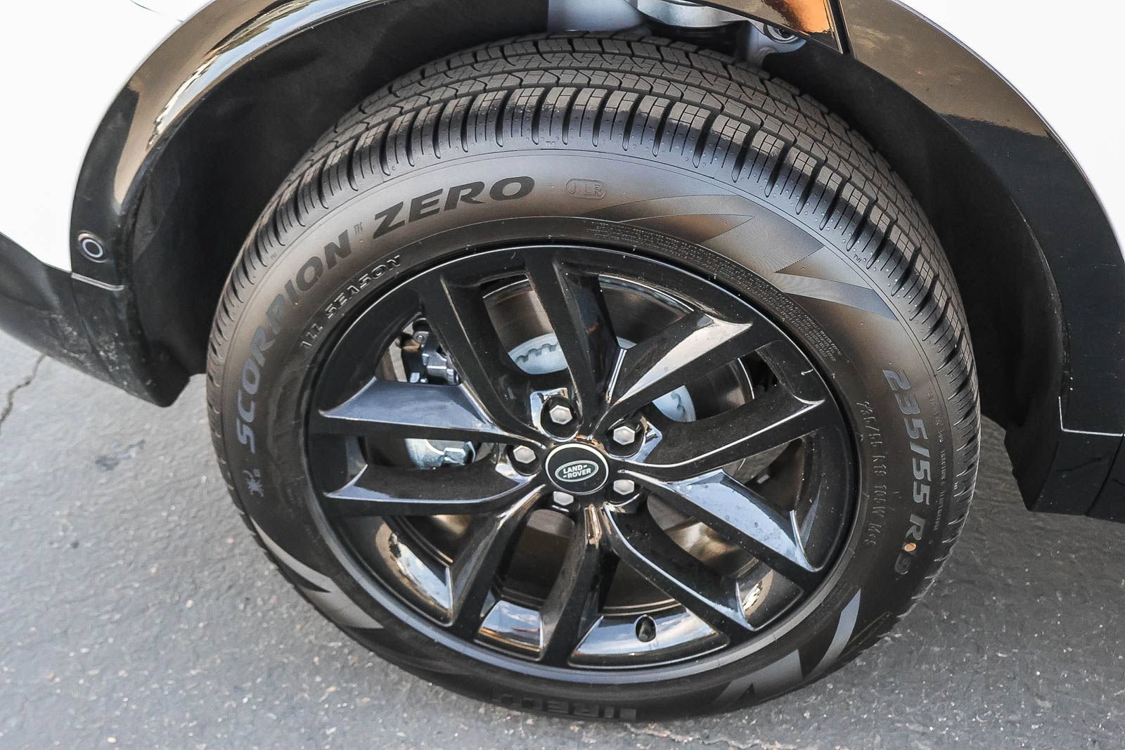 New 2026 Land Rover Discovery Sport Landmark AWD/4WD image 13