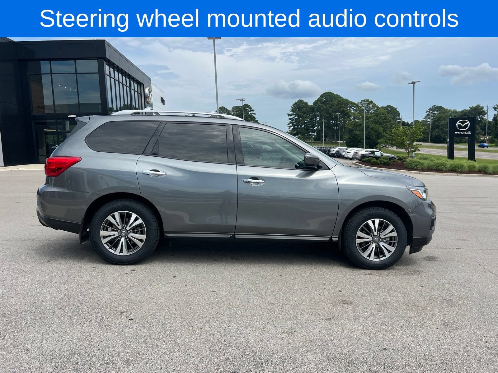 Used 2020 Nissan Pathfinder SV FWD image 5