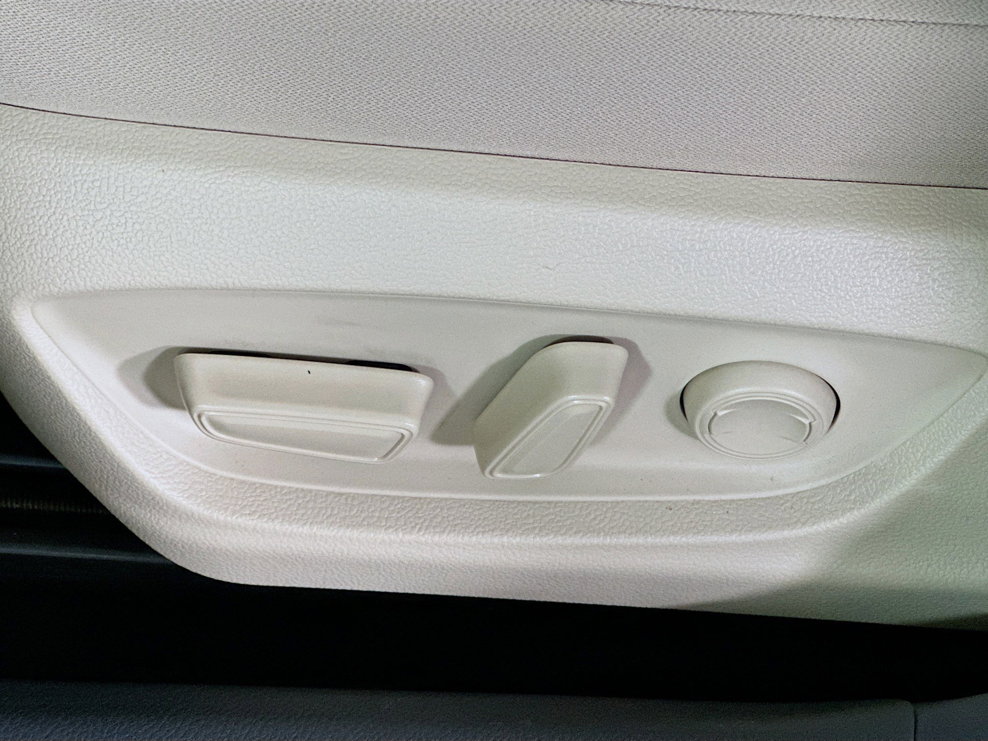 Used 2023 Toyota Camry LE image 12