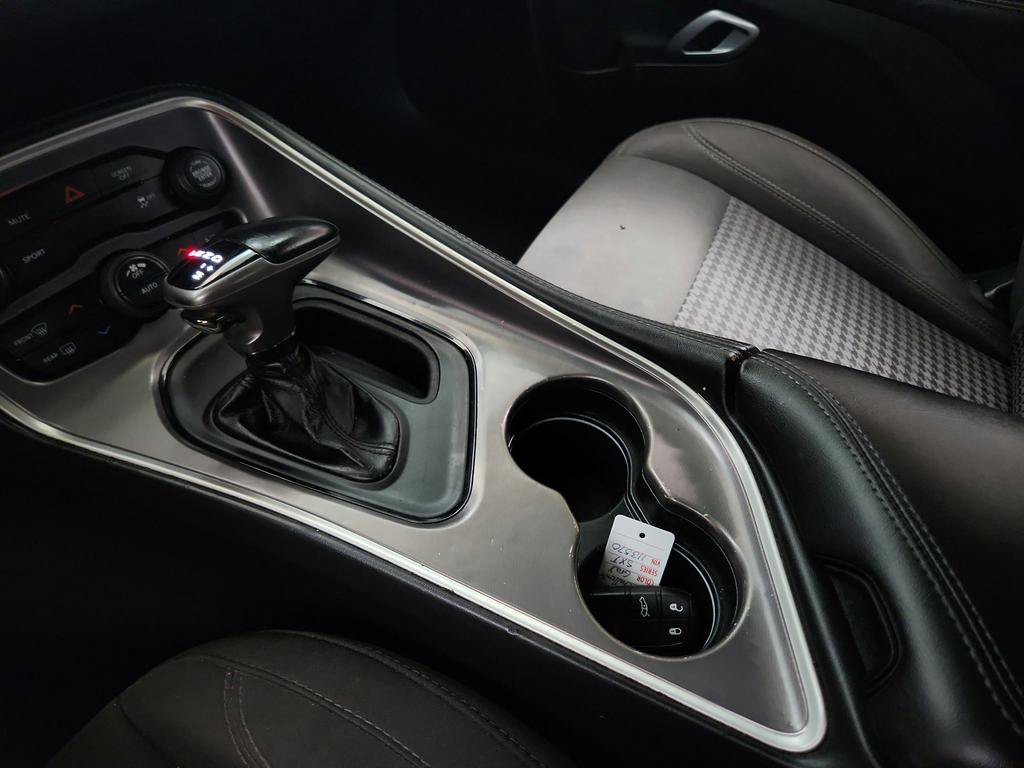 Used 2020 Dodge Challenger SXT RWD image 28