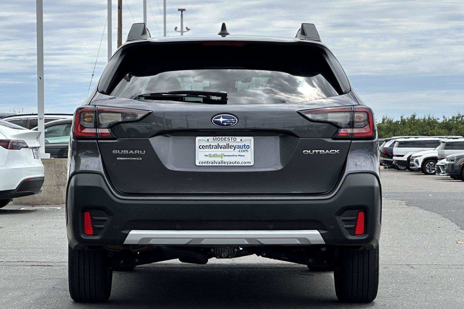 Used 2022 Subaru Outback Limited AWD/4WD image 5