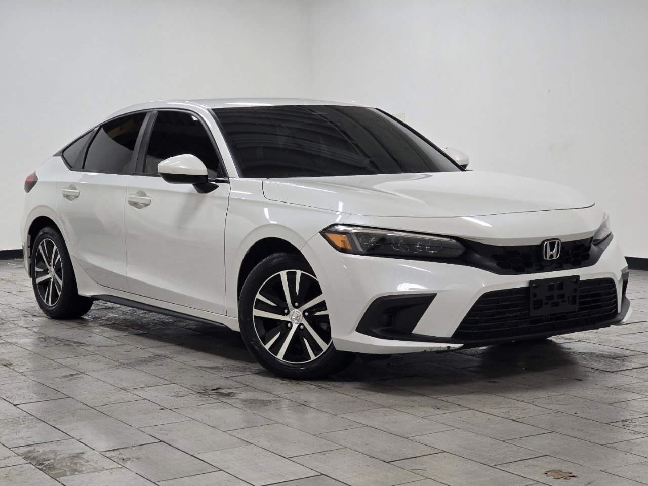 Used 2023 Honda Civic LX image 2