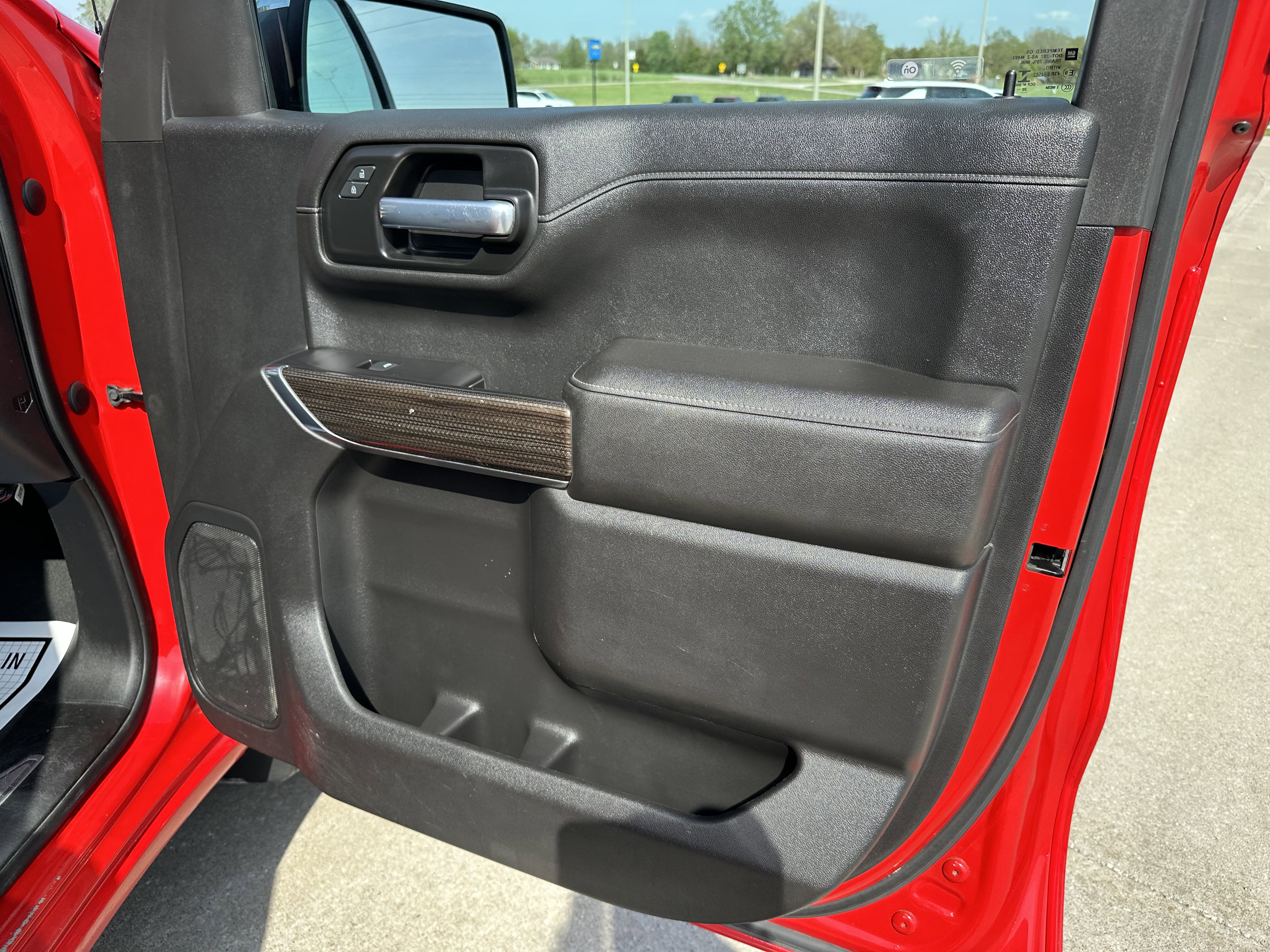 Used 2021 Chevrolet Silverado 1500 LT AWD/4WD image 31