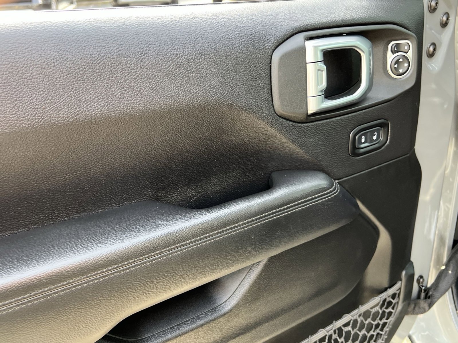 Used 2020 Jeep Wrangler Unlimited Sahara image 14