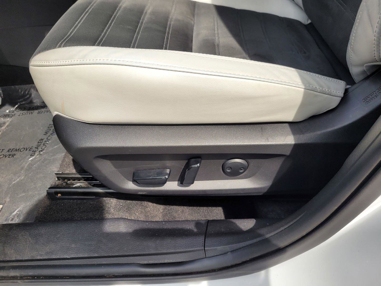 Used 2025 Mitsubishi Outlander SE AWD/4WD image 21