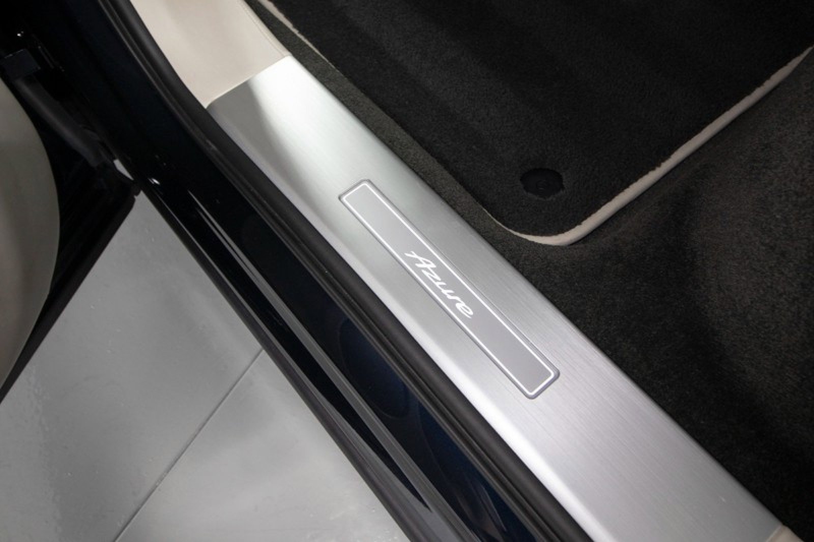 Used 2023 Bentley Bentayga Extended Wheelbase image 43