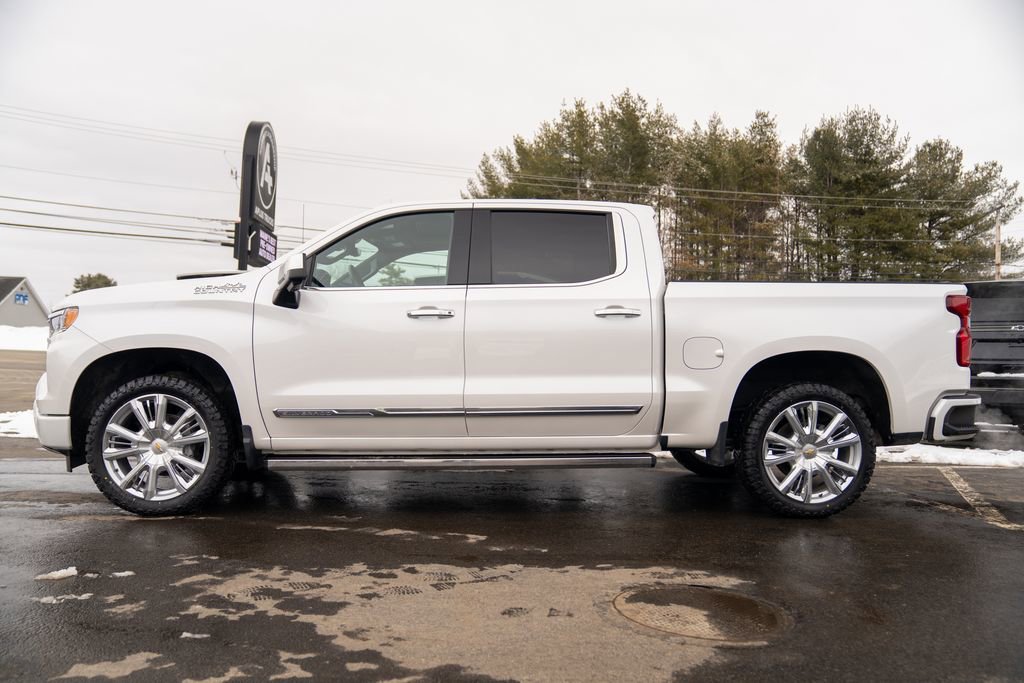 Used 2023 Chevrolet Silverado 1500 High Country w/ High Country Premium Package image 3