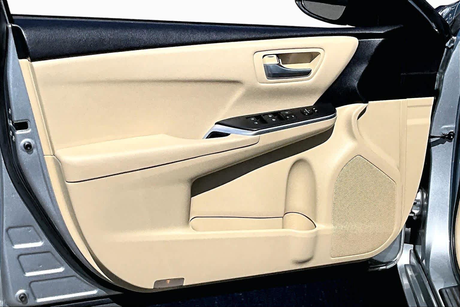 Used 2015 Toyota Camry LE FWD image 21
