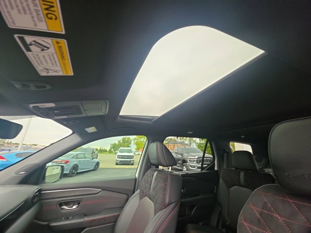 Certified 2026 Honda Pilot Black Edition image 15