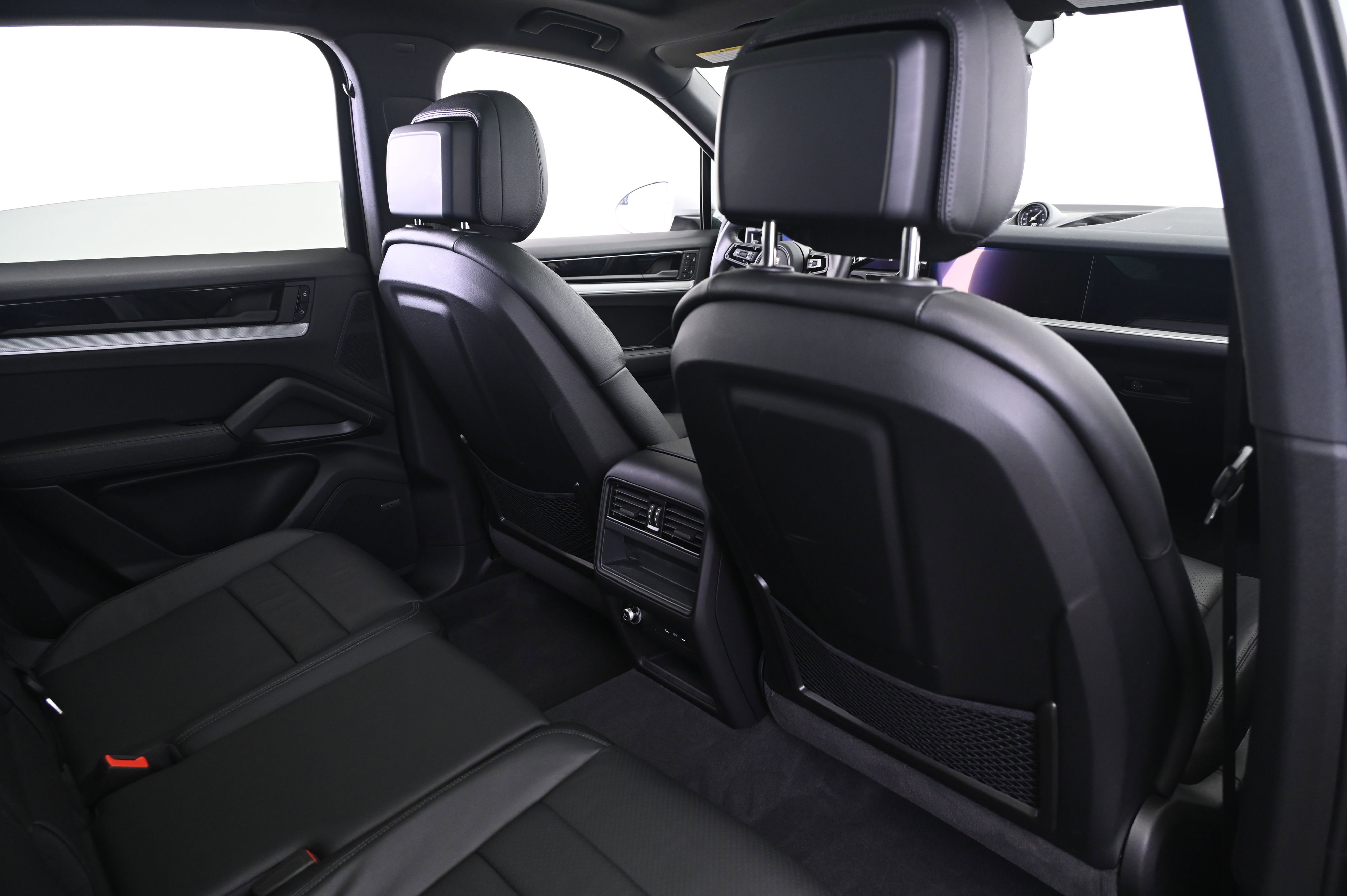 Certified 2025 Porsche Cayenne E-Hybrid image 17