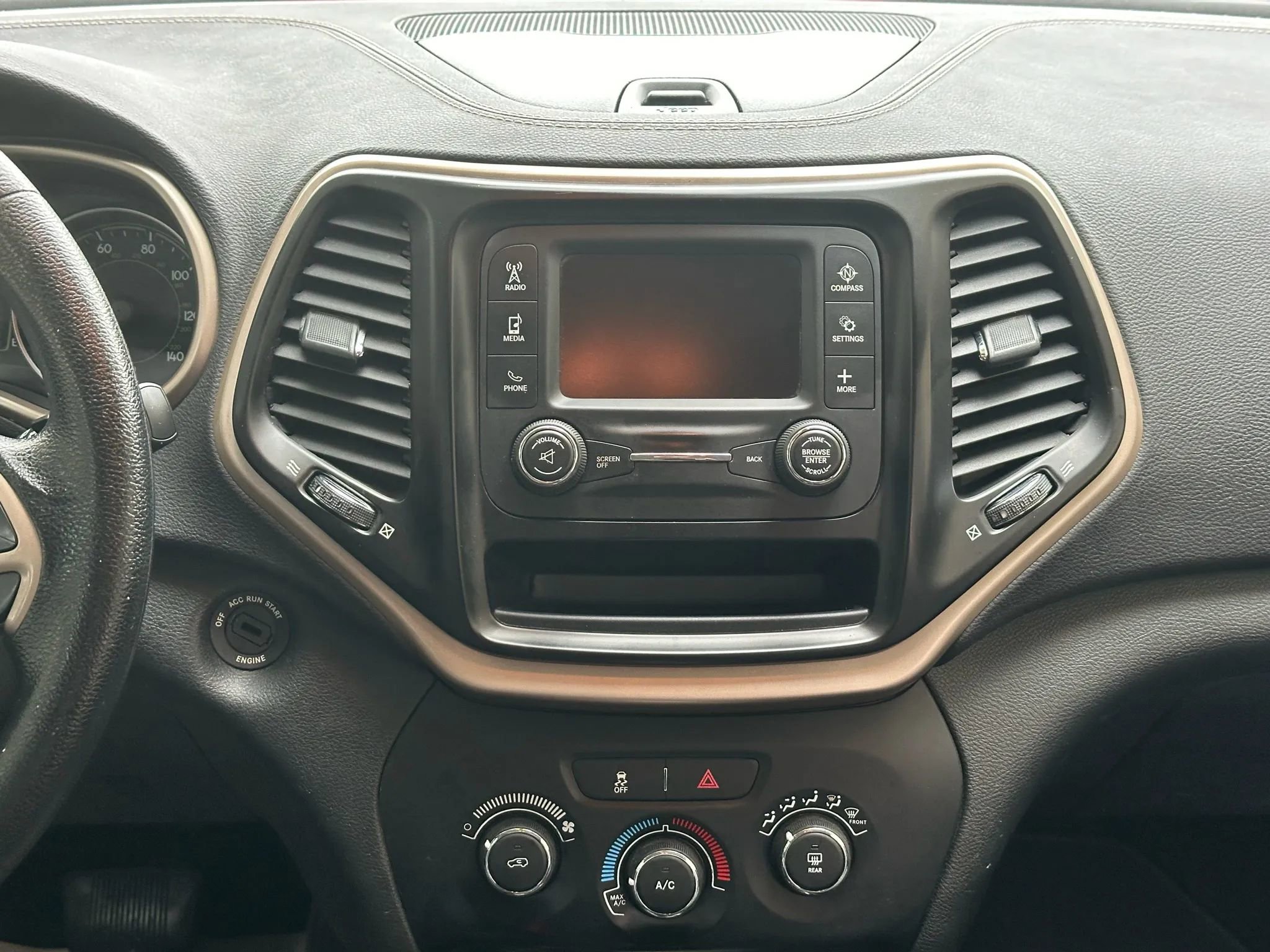 Used 2014 Jeep Cherokee Sport image 32