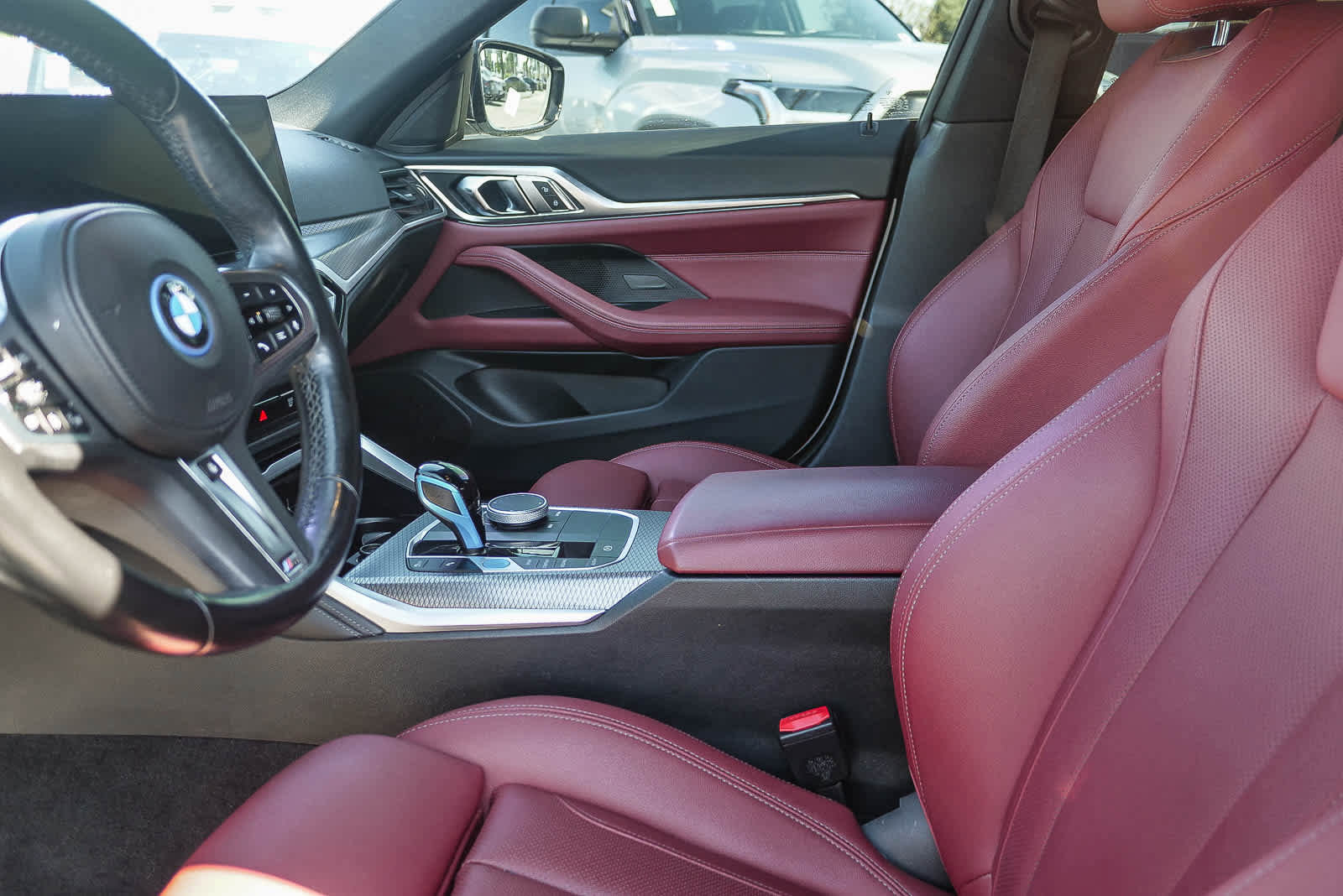 Used 2023 BMW i4 eDrive40 w/ M Sport Package image 17