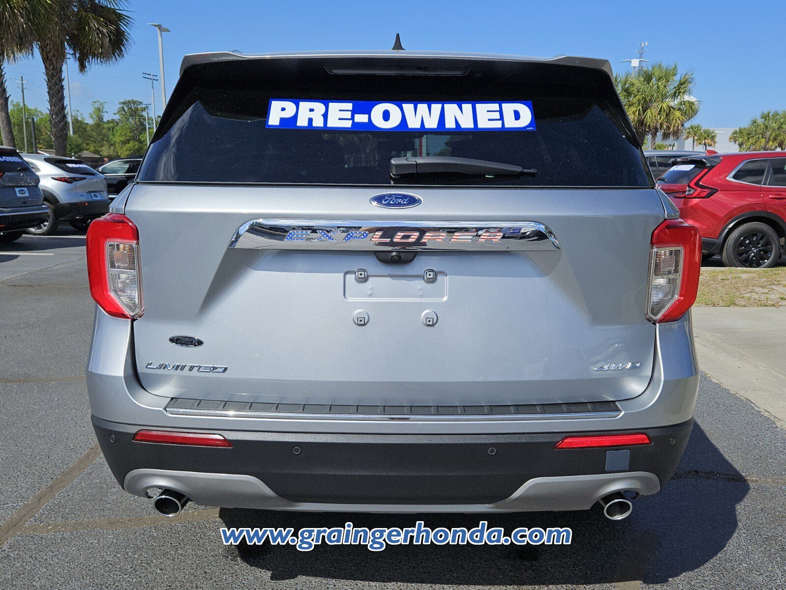 Used 2023 Ford Explorer Limited image 4