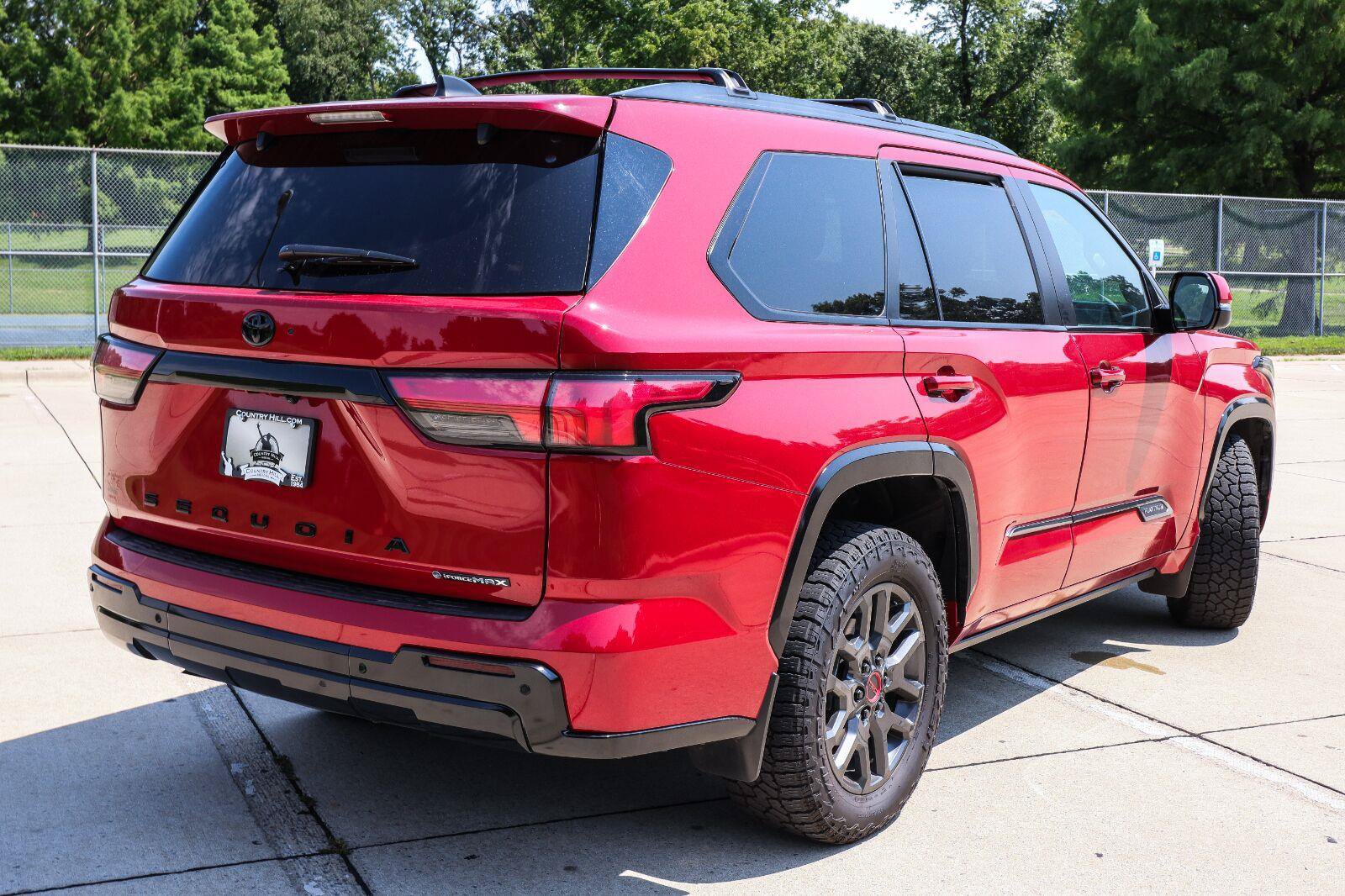Used 2025 Toyota Sequoia Platinum AWD/4WD image 24