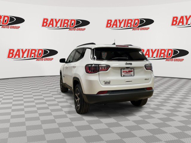 Used 2024 Jeep Compass Latitude AWD/4WD image 8