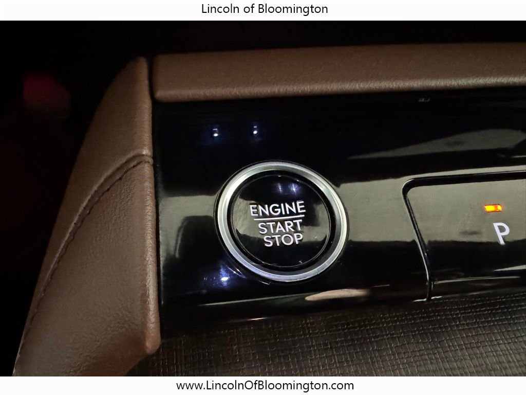 Certified 2025 Lincoln Navigator Reserve AWD/4WD image 53