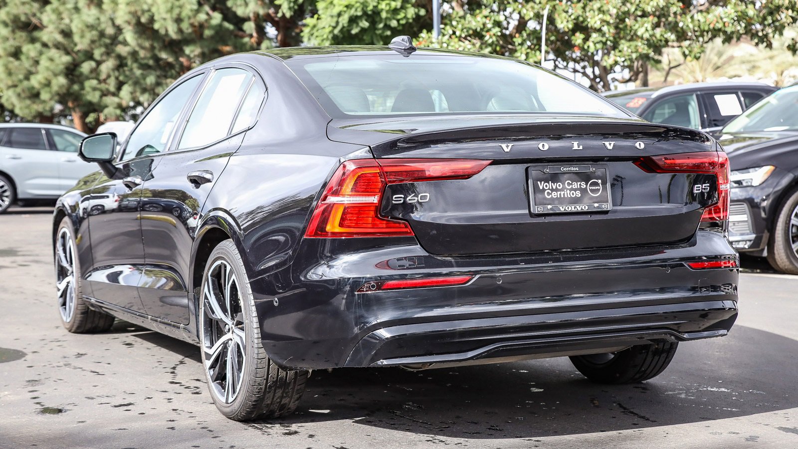 Used 2024 Volvo S60 B5 Plus image 11