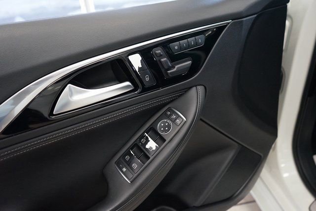 Used 2018 INFINITI QX30 Sport w/ Cargo Package image 23