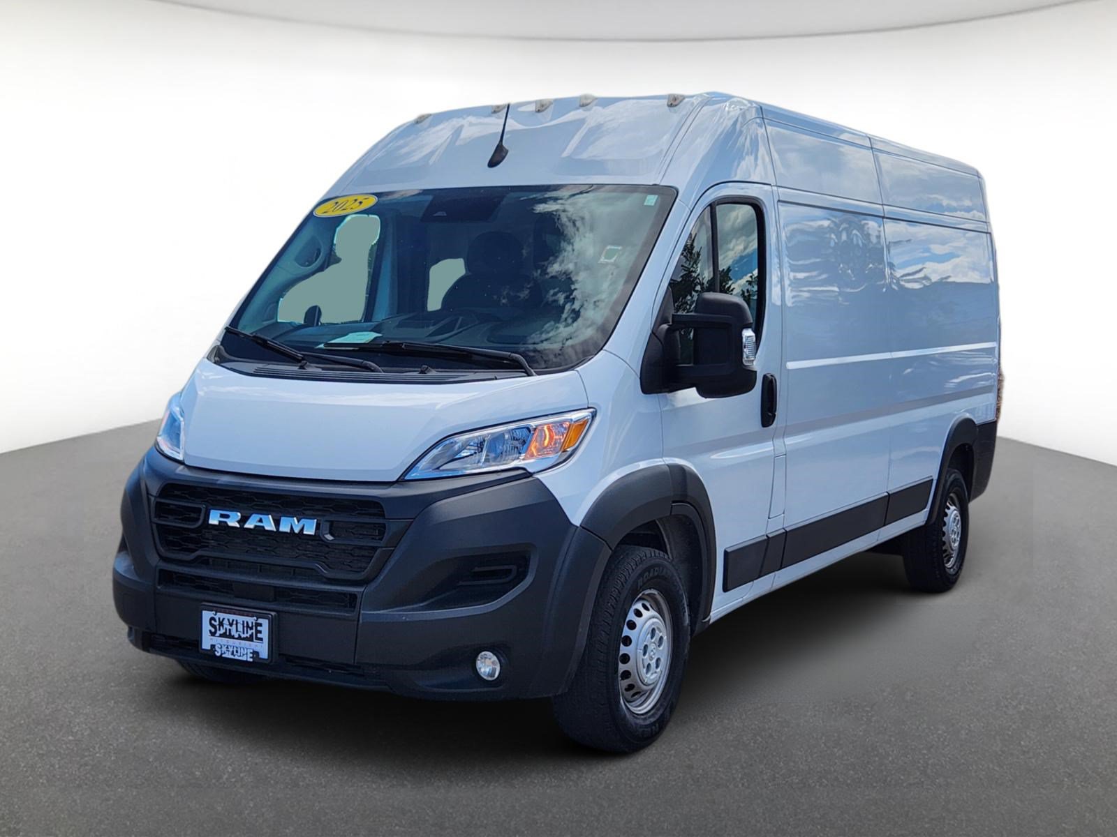 Used 2025 RAM ProMaster 2500 w/ Convenience Group FWD image 2