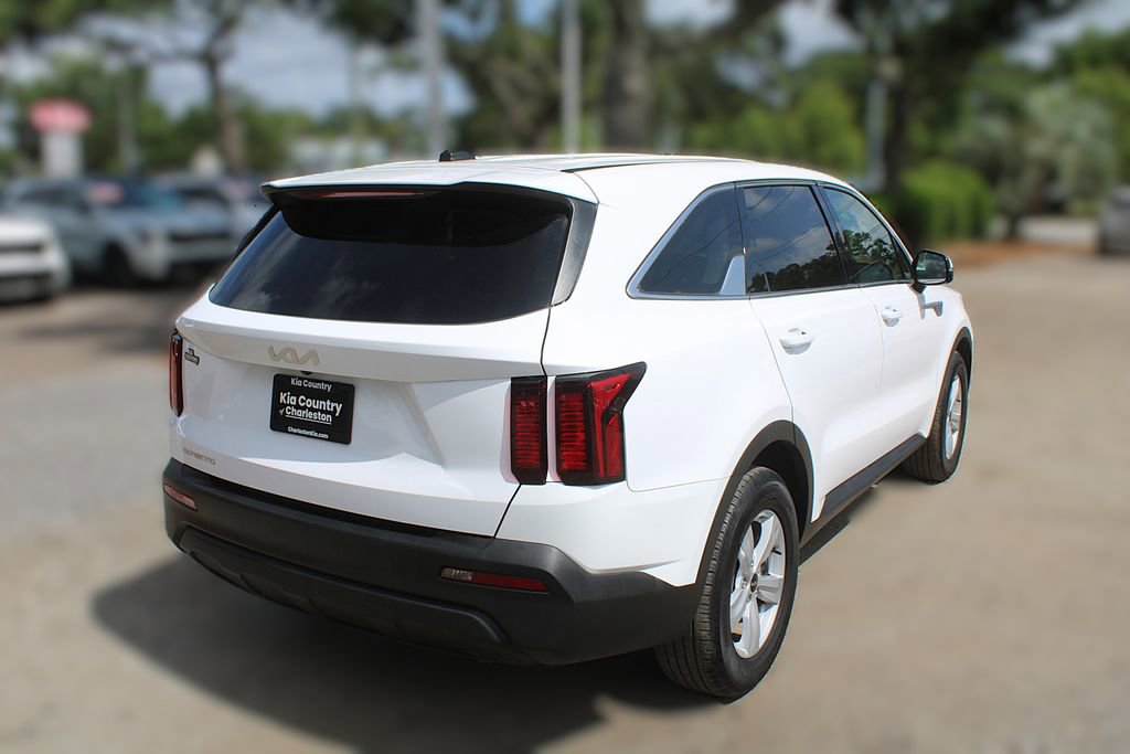 Used 2023 Kia Sorento LX FWD image 7