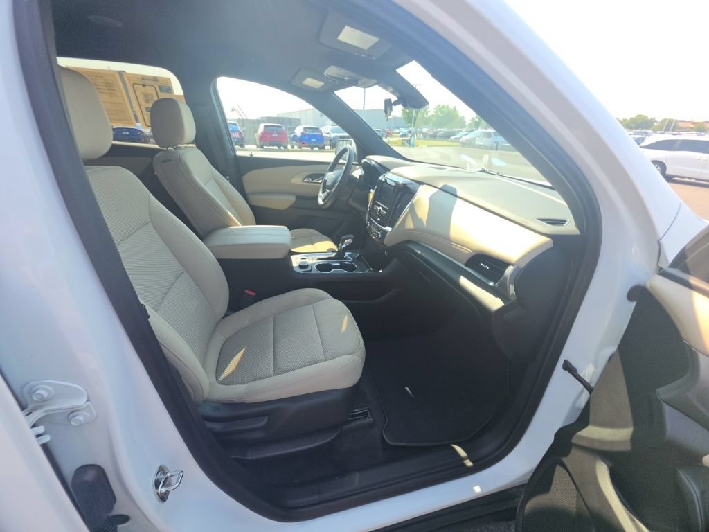 Used 2023 Chevrolet Traverse LS AWD/4WD image 32