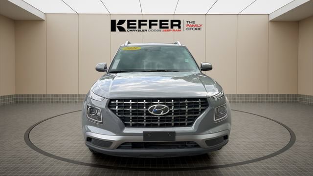 Used 2021 Hyundai Venue SEL FWD image 9