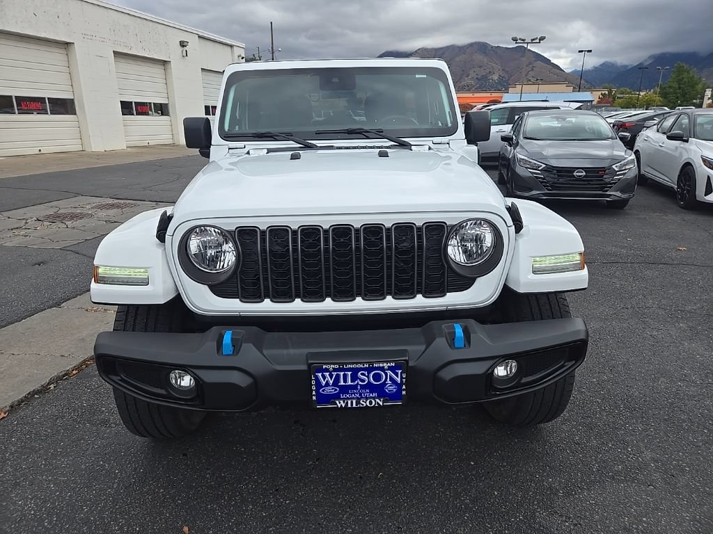 Used 2024 Jeep Wrangler Unlimited AWD/4WD image 2