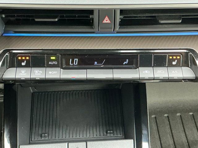 Used 2023 Toyota Prius XLE FWD image 13