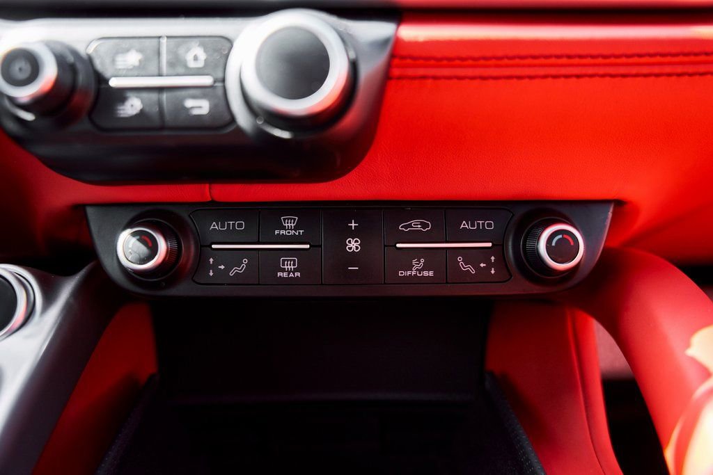 Used 2019 Ferrari GTC4Lusso AWD/4WD image 71