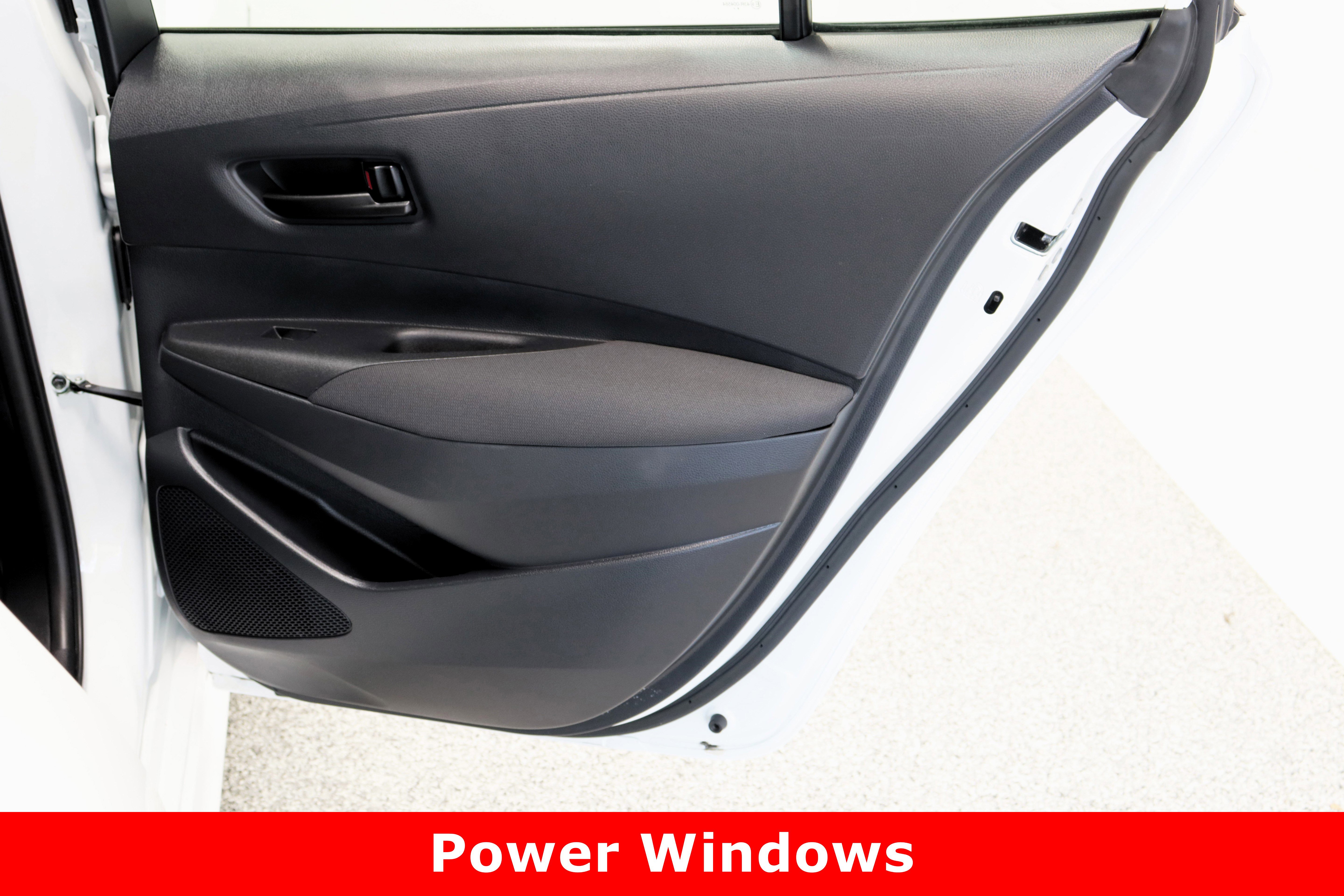 Used 2025 Toyota Corolla LE image 28