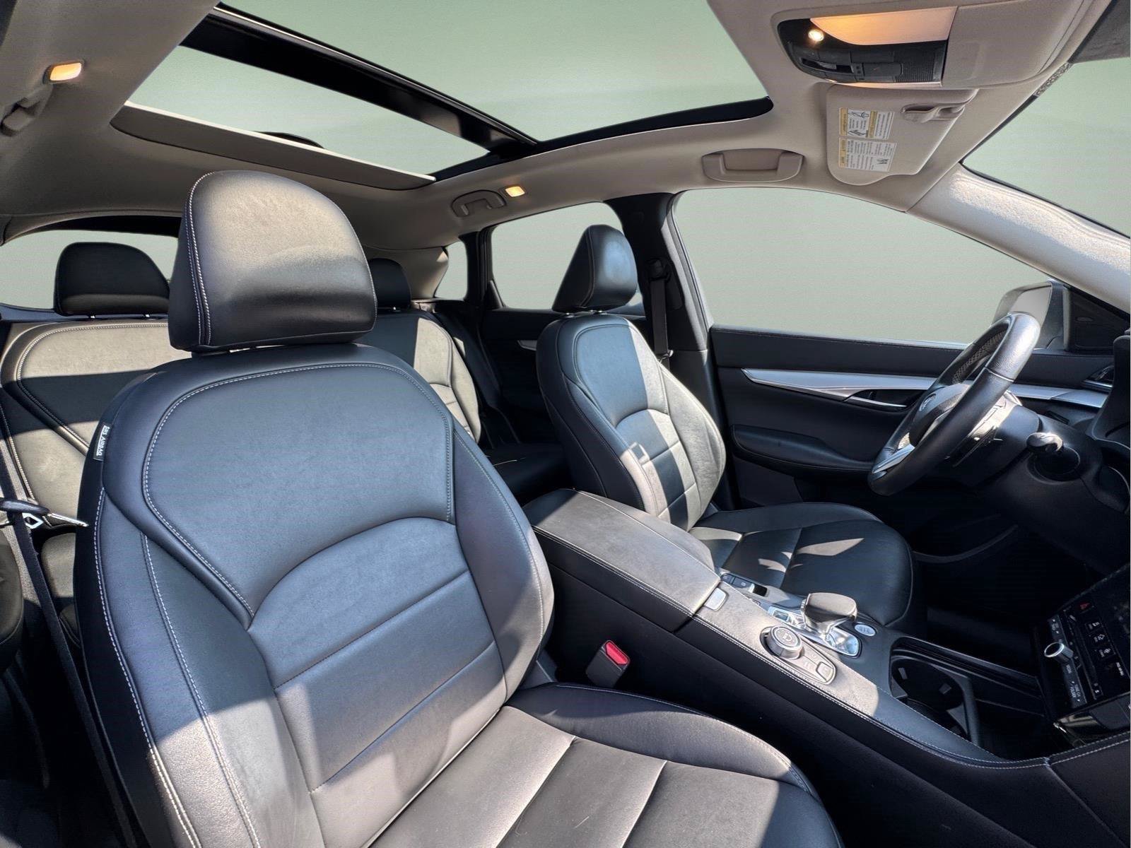 Used 2020 INFINITI QX50 Luxe w/ Navigation Package AWD/4WD image 11