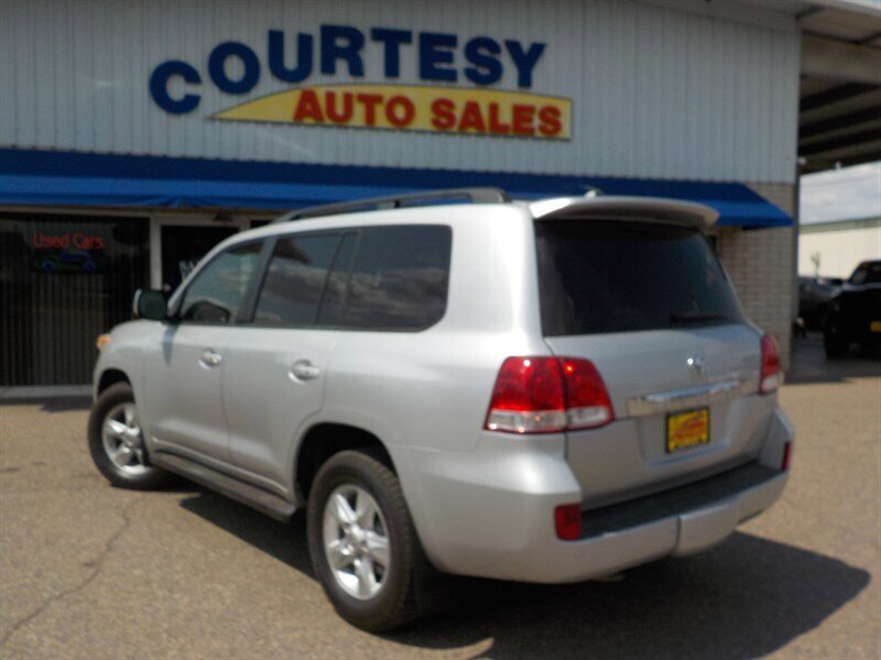 Used 2010 Toyota Land Cruiser image 5