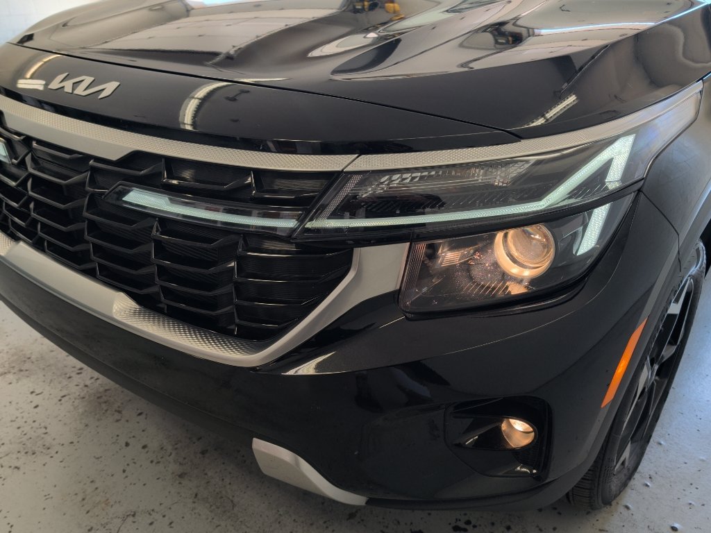 Certified 2025 Kia Seltos S AWD/4WD image 7