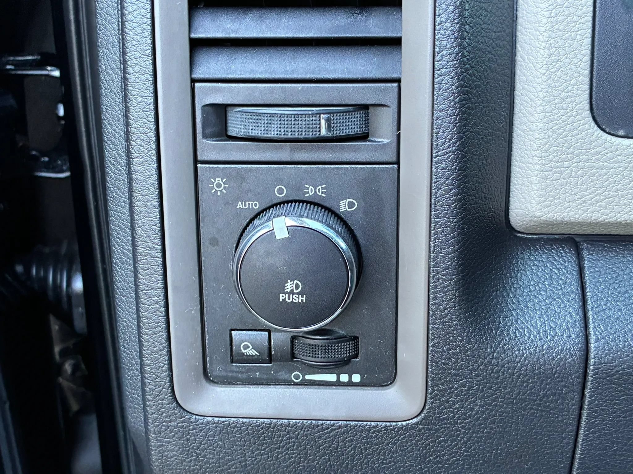 Used 2012 RAM 1500 Express w/ ST Popular Equipment Group AWD/4WD image 21