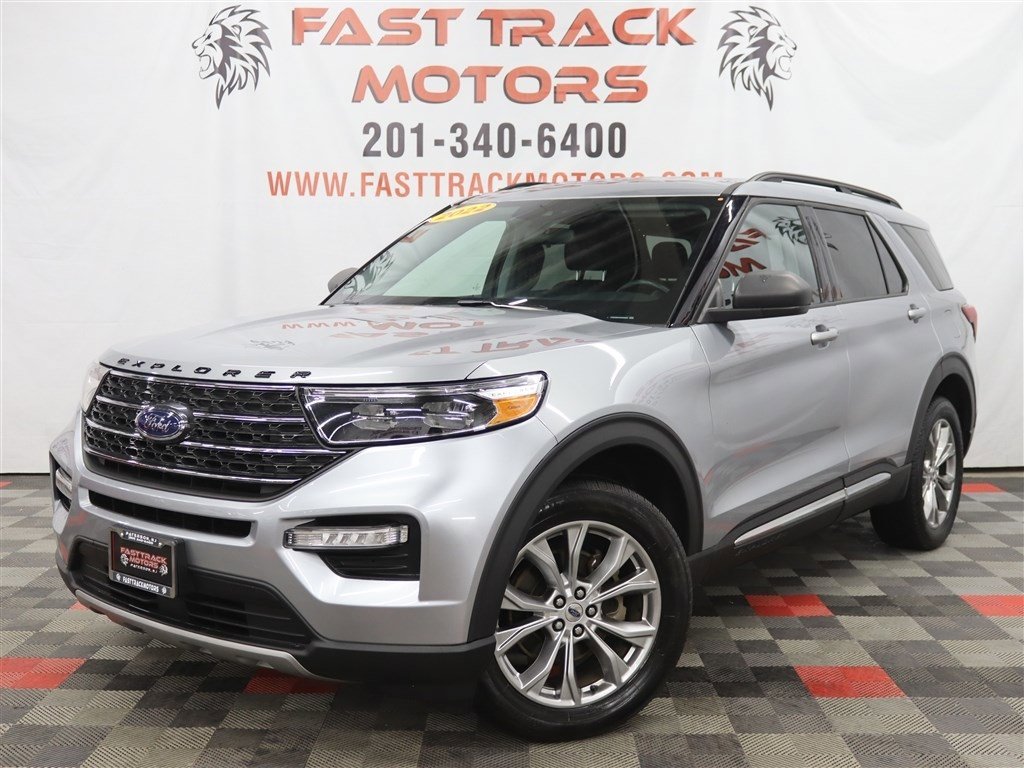 Used 2022 Ford Explorer XLT w/ Equipment Group 202A AWD/4WD image 1