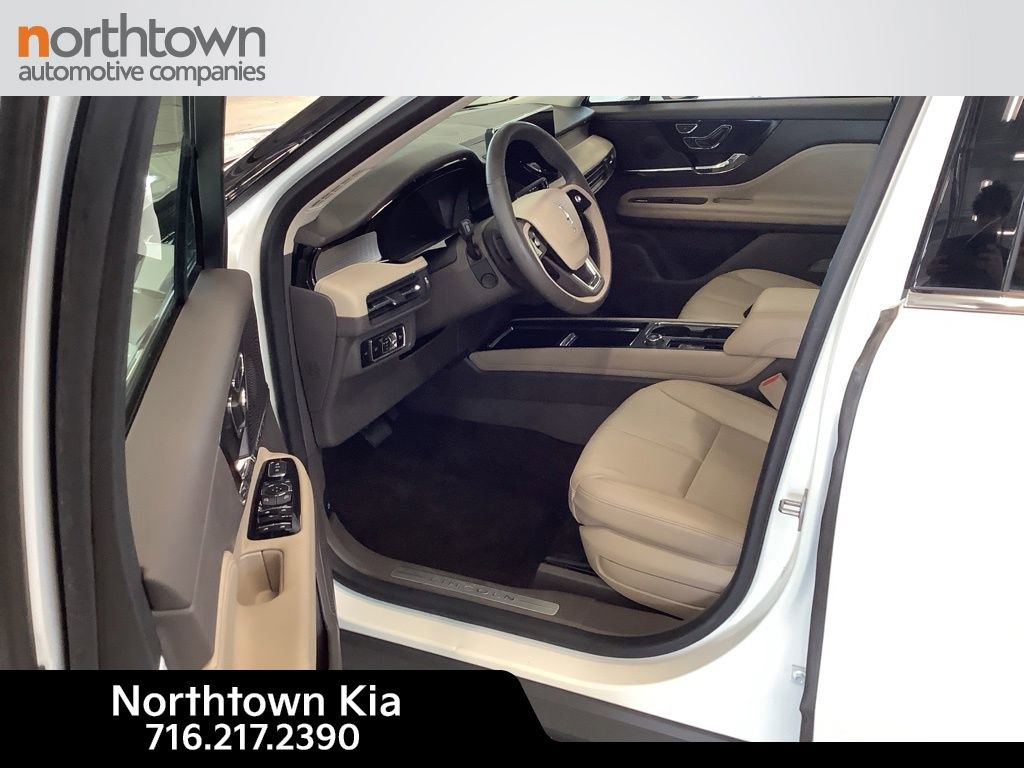 Used 2023 Lincoln Corsair AWD w/ Equipment Group 101A image 1