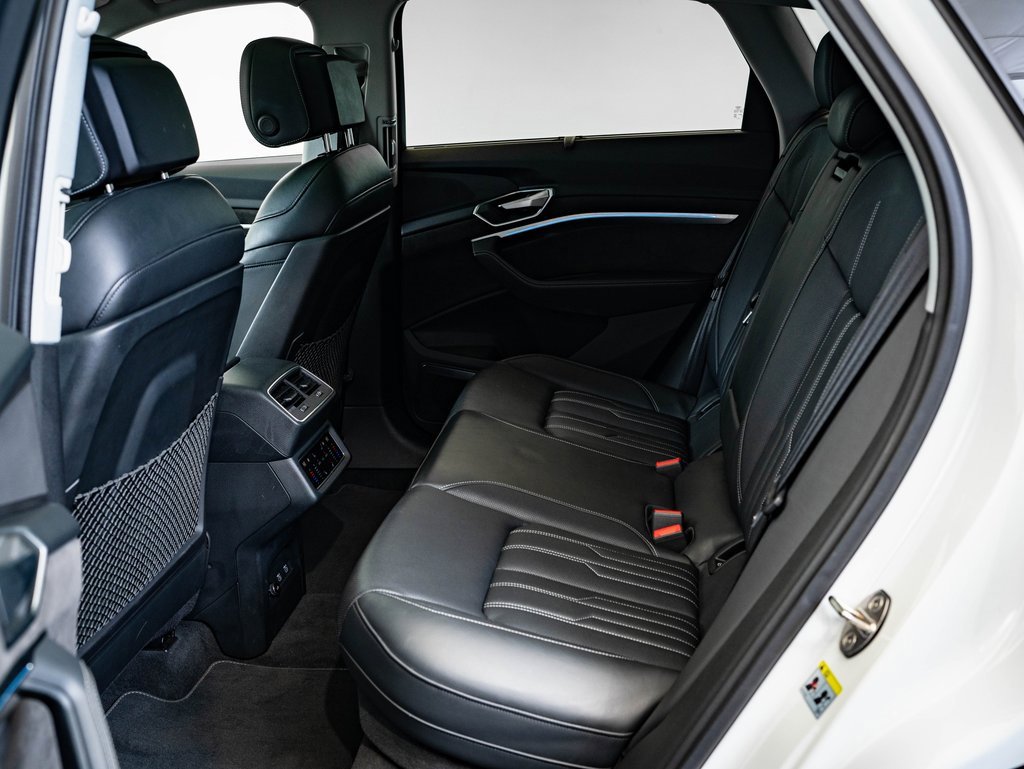 Used 2021 Audi e-tron Prestige w/ Prestige Package image 34